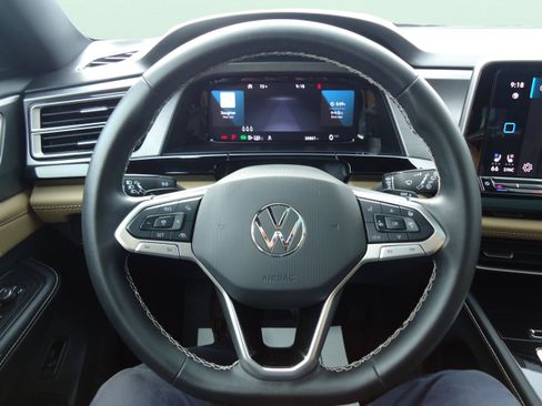 Used 2024 Volkswagen Atlas Cross Sport SE w/ Panoramic Sunroof Package AWD/4WD image 14