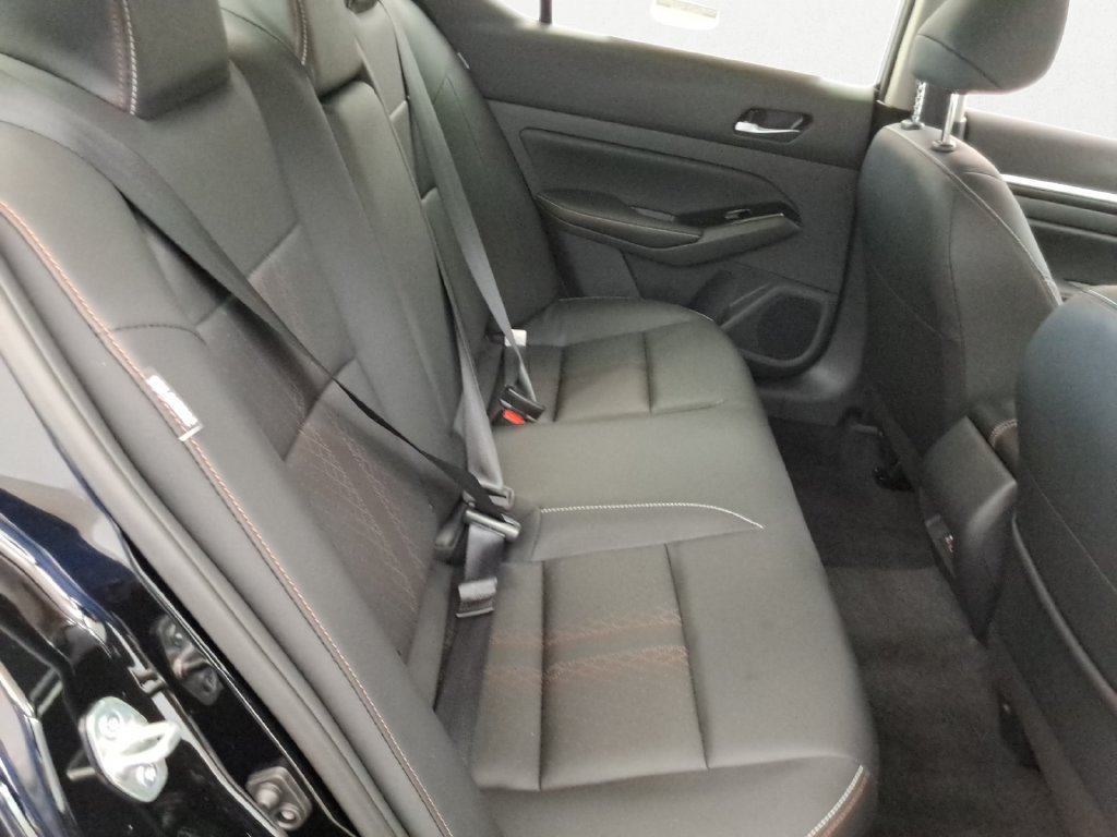 Used 2025 Nissan Altima 2.5 SR w/ SR Premium Package FWD image 15