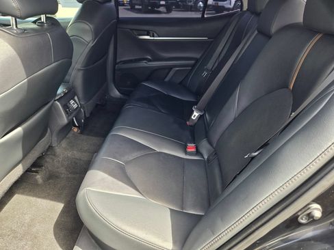 Used 2020 Toyota Camry XLE FWD image 10