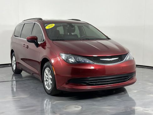 Used 2020 Chrysler Voyager Lxi FWD image 3