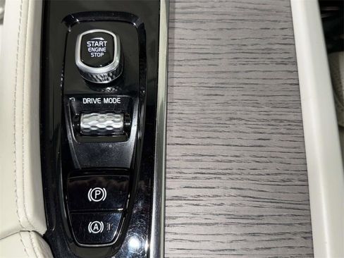 Used 2021 Volvo XC90 T8 Inscription w/ Protection Package Premier image 23