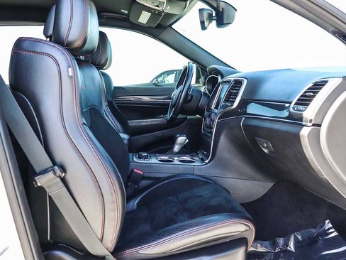 Used 2017 Jeep Grand Cherokee Trailhawk image 17