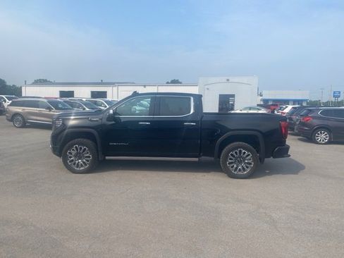 Used 2024 GMC Sierra 1500 Denali Ultimate image 3