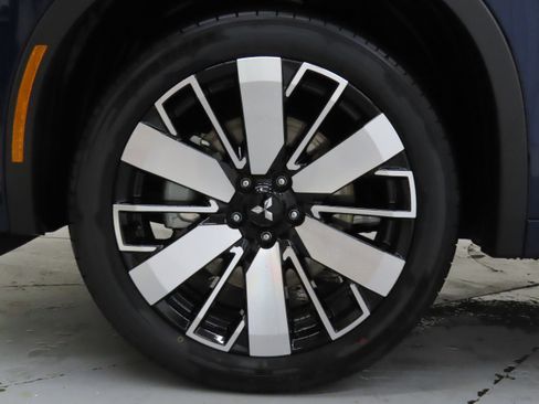 New 2025 Mitsubishi Outlander SEL image 26