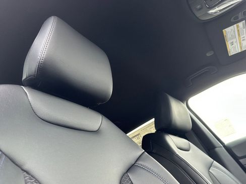 New 2026 Jeep Compass Latitude image 17