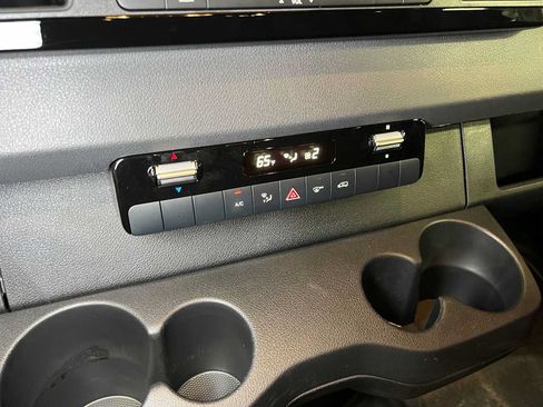 Used 2026 Mercedes-Benz Sprinter 2500 image 34