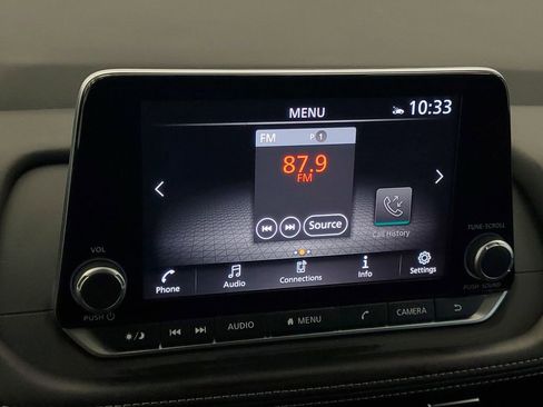 Used 2025 Nissan Rogue SV image 17