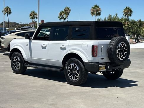 New 2025 Ford Bronco Outer Banks image 4