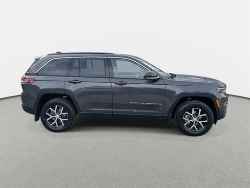 New 2025 Jeep Grand Cherokee Limited image 4