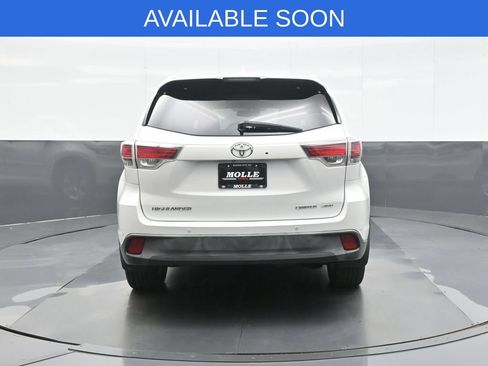 Used 2015 Toyota Highlander Limited w/ Driver Technology Package AWD/4WD image 6
