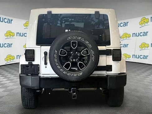 Used 2017 Jeep Wrangler Sahara AWD/4WD image 5