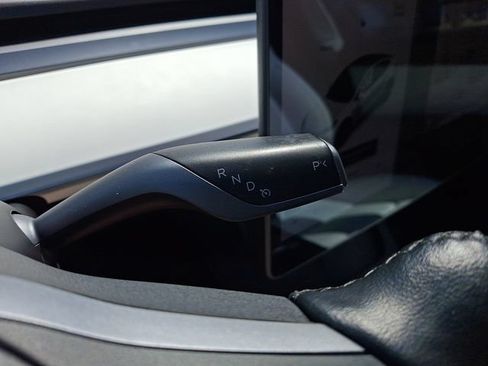 Used 2021 Tesla Model Y Long Range AWD/4WD image 15