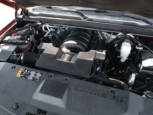 Used 2017 Chevrolet Suburban LT image 36