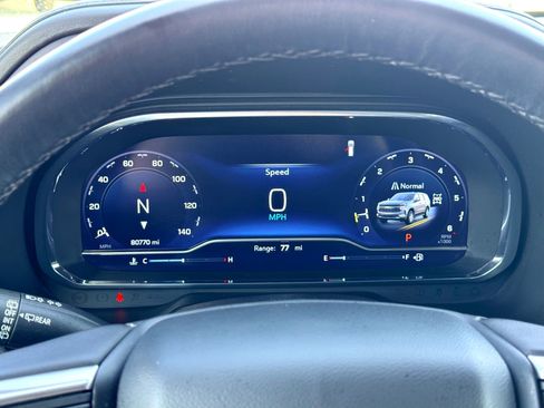 Used 2022 Chevrolet Tahoe Z71 w/ Luxury Package image 28