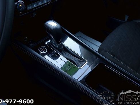 Used 2021 Nissan Kicks SV image 19