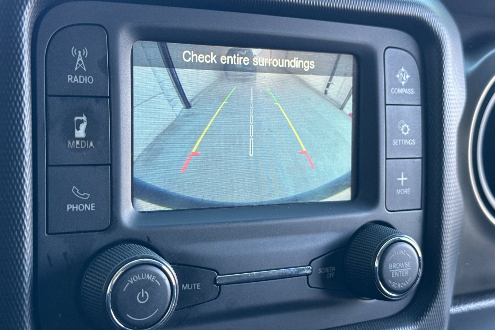 Used 2019 Jeep Wrangler Sport AWD/4WD image 18