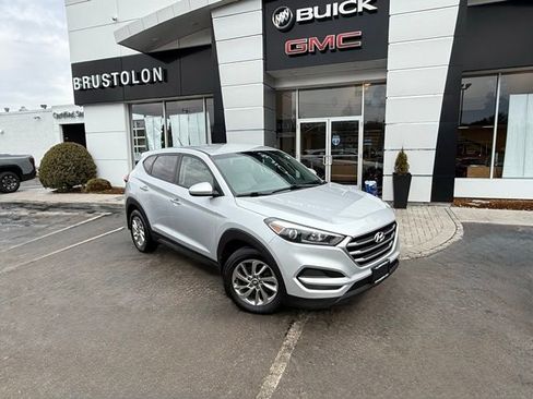 Used 2018 Hyundai Tucson SE image 2