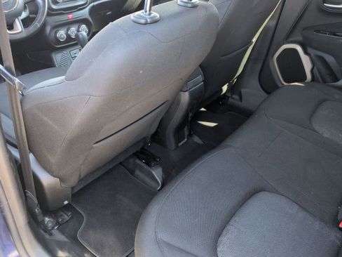 Used 2017 Jeep Renegade Latitude image 13