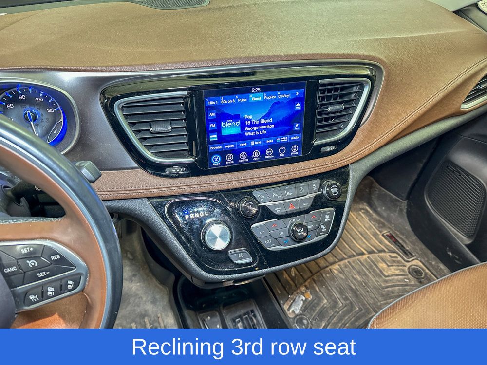 Used 2017 Chrysler Pacifica Limited FWD image 12