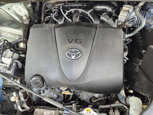 Used 2018 Toyota Highlander Plus FWD image 21