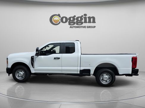 New 2026 Ford F250 XL w/ F-250 >10K GVWR Package image 2