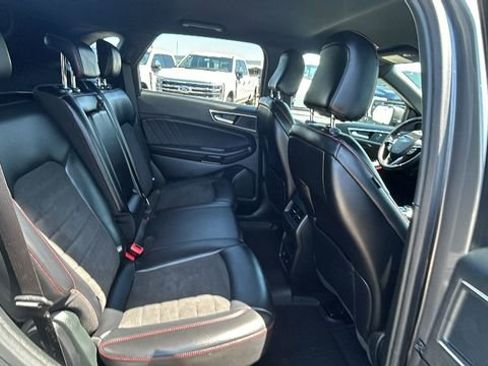 Used 2022 Ford Edge ST-Line image 13