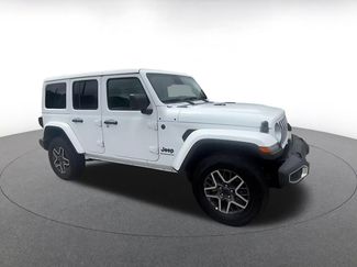 Used 2025 Jeep Wrangler Unlimited Sahara AWD/4WD video 2