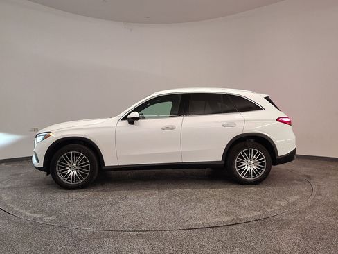 Used 2026 Mercedes-Benz GLC 300 image 2