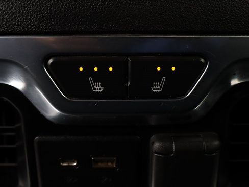 Used 2020 GMC Sierra 1500 SLT image 40