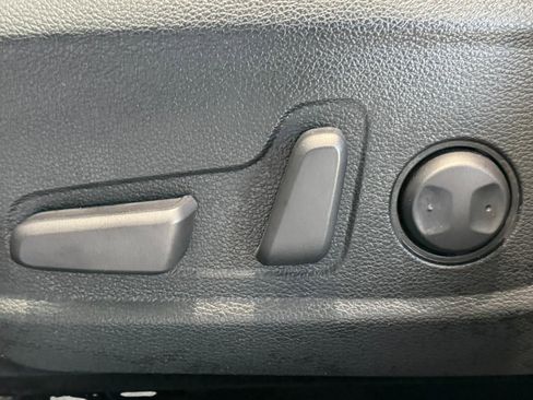 Used 2023 Kia Seltos EX image 23