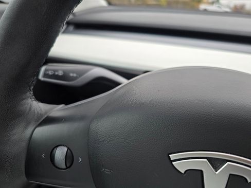 Used 2021 Tesla Model 3 Standard Range Plus image 23