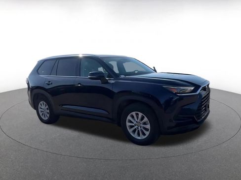 Used 2025 Toyota Grand Highlander FWD image 2