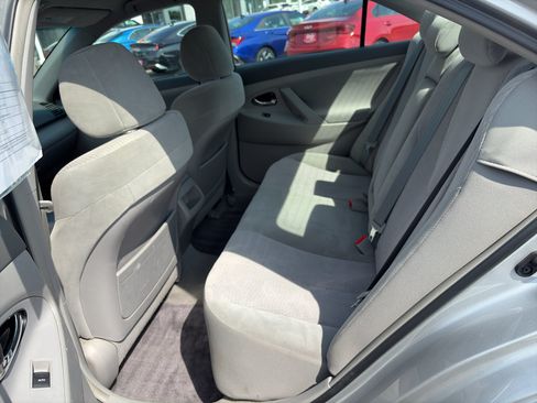 Used 2010 Toyota Camry LE FWD image 10