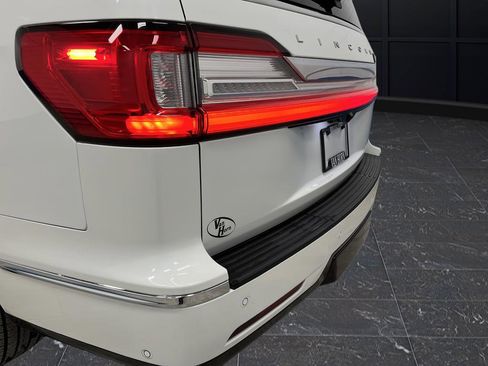 Used 2020 Lincoln Navigator L Reserve w/ Luxury Package image 38