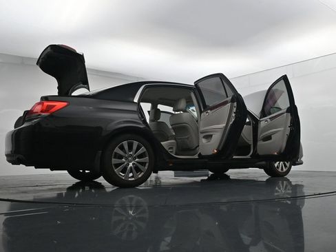 Used 2011 Toyota Avalon Limited FWD image 29