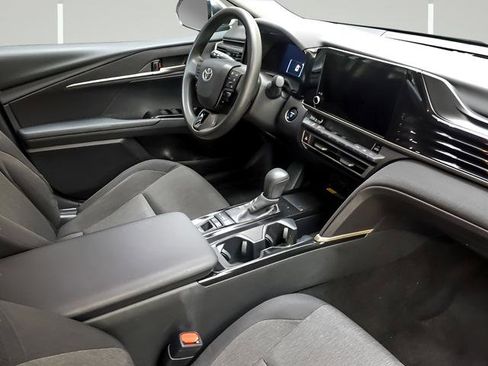 Used 2025 Toyota Camry LE FWD image 25