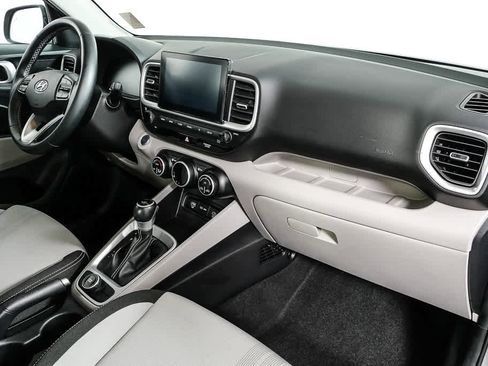 Used 2024 Hyundai Venue SEL FWD image 23