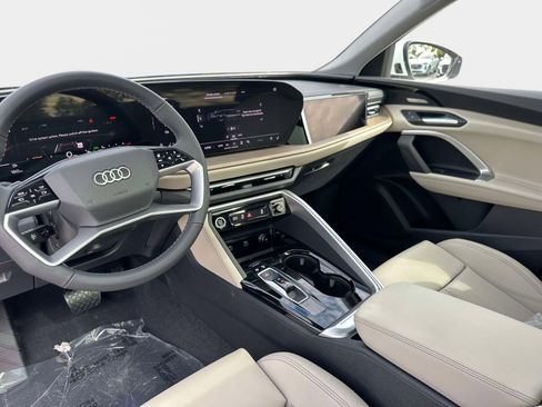 New 2025 Audi Q5 Prestige image 16