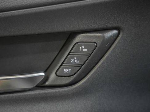 New 2026 Toyota Prius Plug-In Hybrid FWD image 41