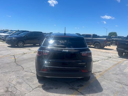 Used 2023 Jeep Compass Limited AWD/4WD image 9