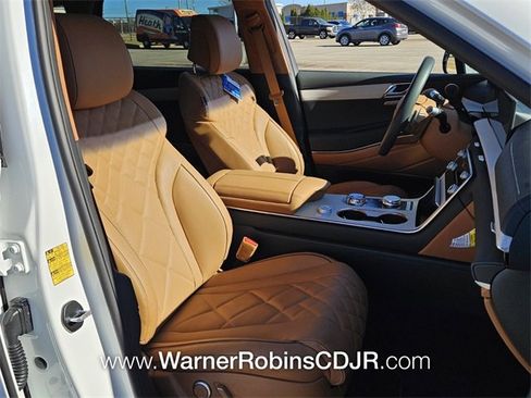 Used 2025 Genesis GV80 3.5T Prestige image 18