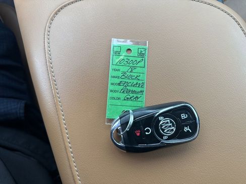 Used 2018 Buick Enclave Premium w/ LPO, Cargo Package image 27