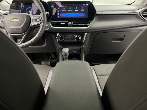 Used 2025 Chevrolet TrailBlazer LT AWD/4WD image 33