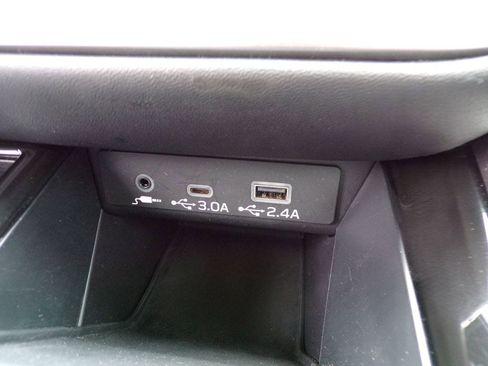 Used 2023 Subaru Outback Premium image 24