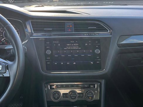 Used 2019 Volkswagen Tiguan SEL Premium w/ 3rd Row Seat Package image 9