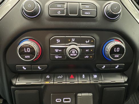 Certified 2021 Chevrolet Silverado 1500 LT AWD/4WD image 18