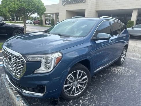 Used 2024 GMC Terrain Denali w/ Denali Premium Package AWD/4WD image 1