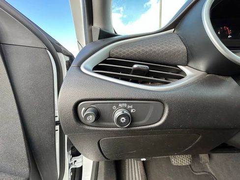 Used 2024 Chevrolet Malibu LT FWD image 21