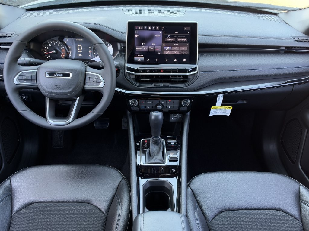 Used 2026 Jeep Compass Latitude AWD/4WD image 12