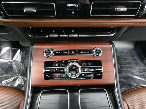 Used 2023 Lincoln Aviator Reserve image 33
